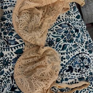 Lively Lace Bra in Beige